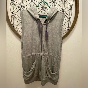 Athleta Hooded Zip Up Sleeveless Jacket